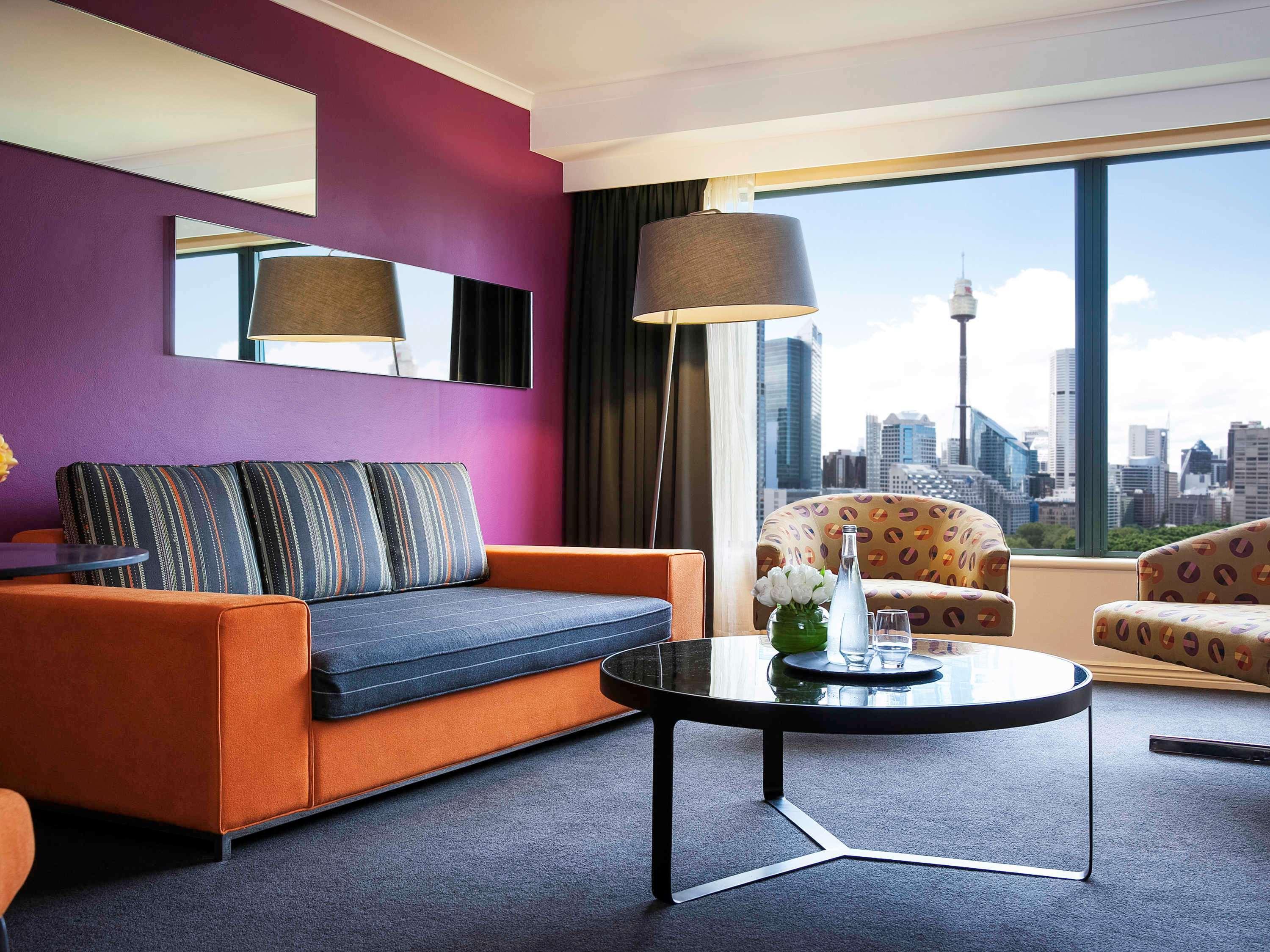 Pullman Sydney Hyde Park Hotel Kültér fotó A suite at the Crowne Plaza Hotel, Sydney