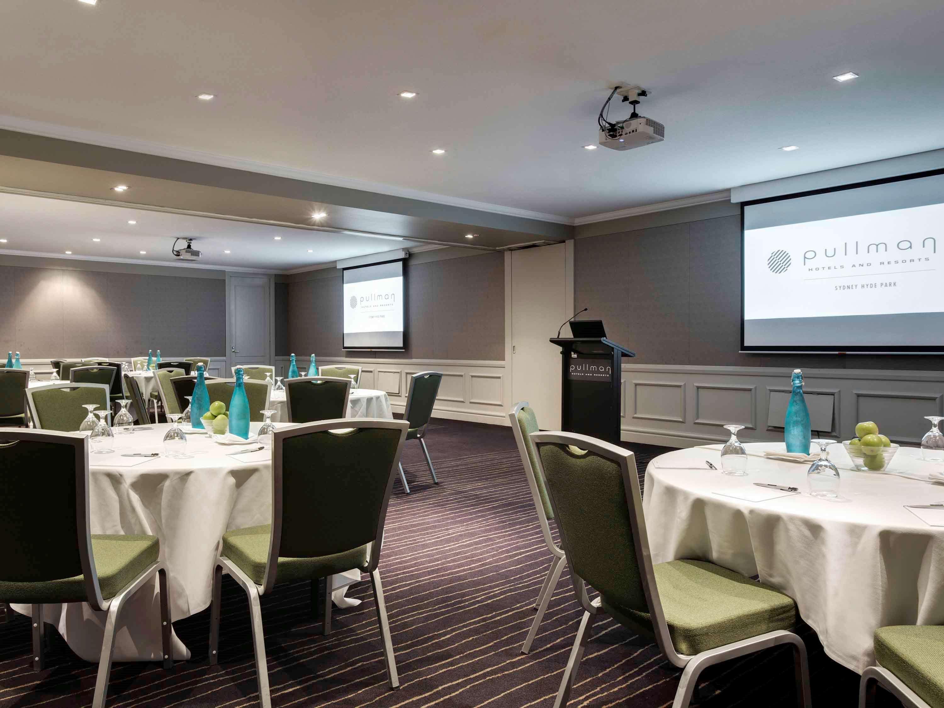 Pullman Sydney Hyde Park Hotel Kültér fotó The meeting room