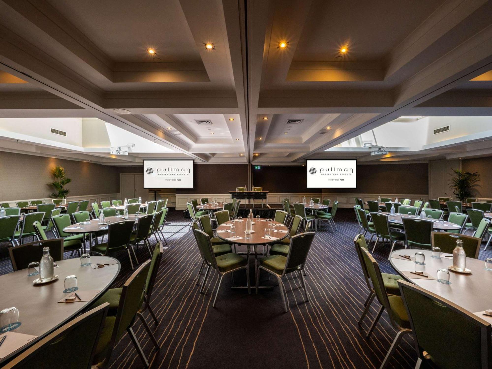 Pullman Sydney Hyde Park Hotel Kültér fotó The function centre at the Melbourne Cricket Club
