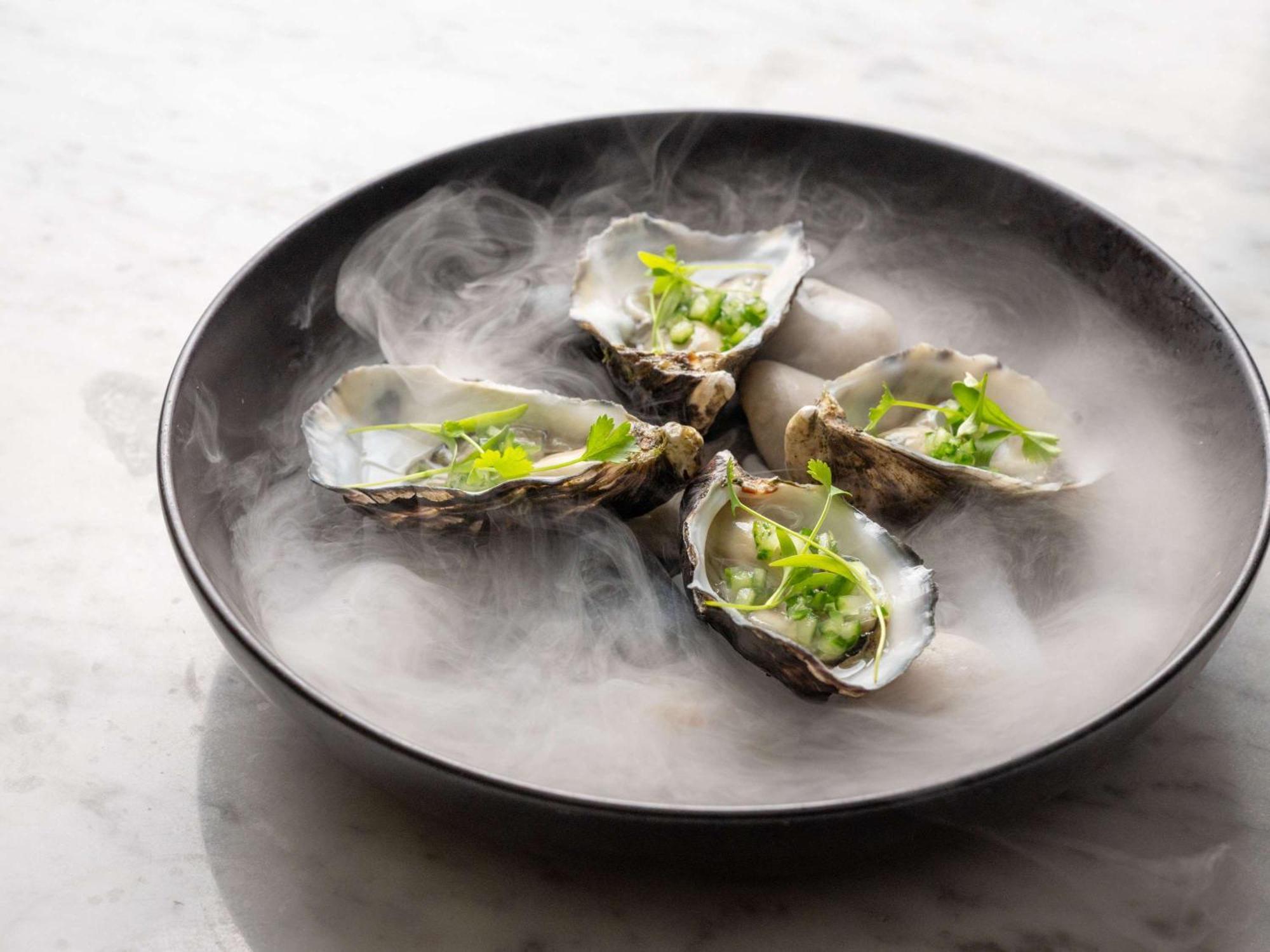 Pullman Sydney Hyde Park Hotel Kültér fotó Oysters with tarragon