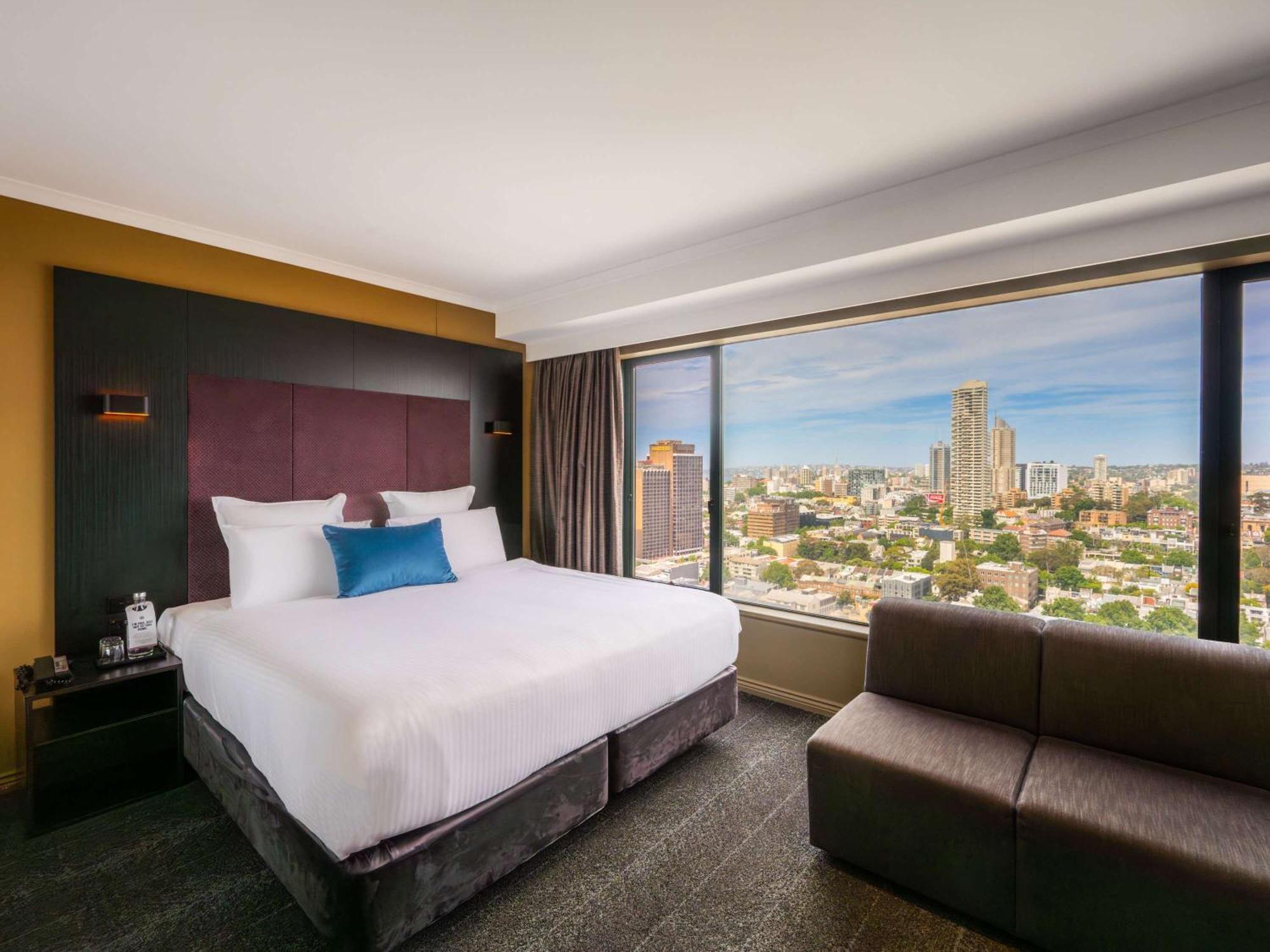 Pullman Sydney Hyde Park Hotel Kültér fotó A room at the hotel